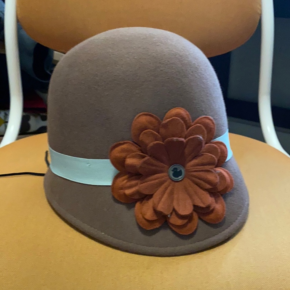 NWOT Vintage Style Cloche Hat
